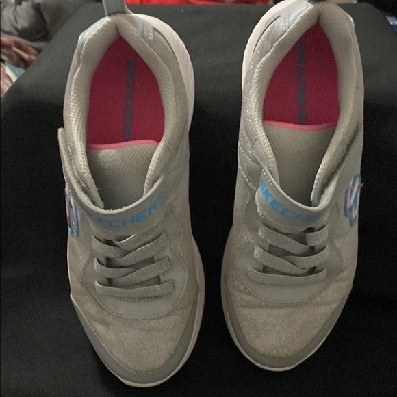 Skechers Gray Sneakers with Pink Insole GIRLS SIZE 4 HOOK LOOP CLOSURE GLITTER - Picture 1 of 10